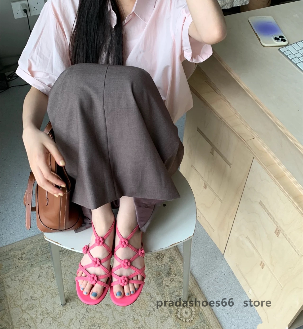 Paris 2023 Women's Sandal Camellia chanei Brand designer Jelly Shoes Ladies Fashion Summer pink Sandals Girl Flower Flat Flip Flop Beach Shoes Tories Slide, C8 high quality
Paris 2023 Women's Sandal Camellia chanei Brand designer Jelly Shoes Ladies Fashion Summer pink Sandals Girl Flower Flat Flip Flop Beach Shoes Tories Slide, C8 high quality