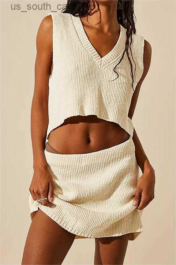 Camis New Fashion Women 2 Piece Vacation Outfits Solid Color V Neck Tank Top And Elastic Mini Skirt Summer Beach Streetwear M L L230522, White
Camis New Fashion Women 2 Piece Vacation Outfits Solid Color V Neck Tank Top And Elastic Mini Skirt Summer Beach Streetwear M L L230522, White