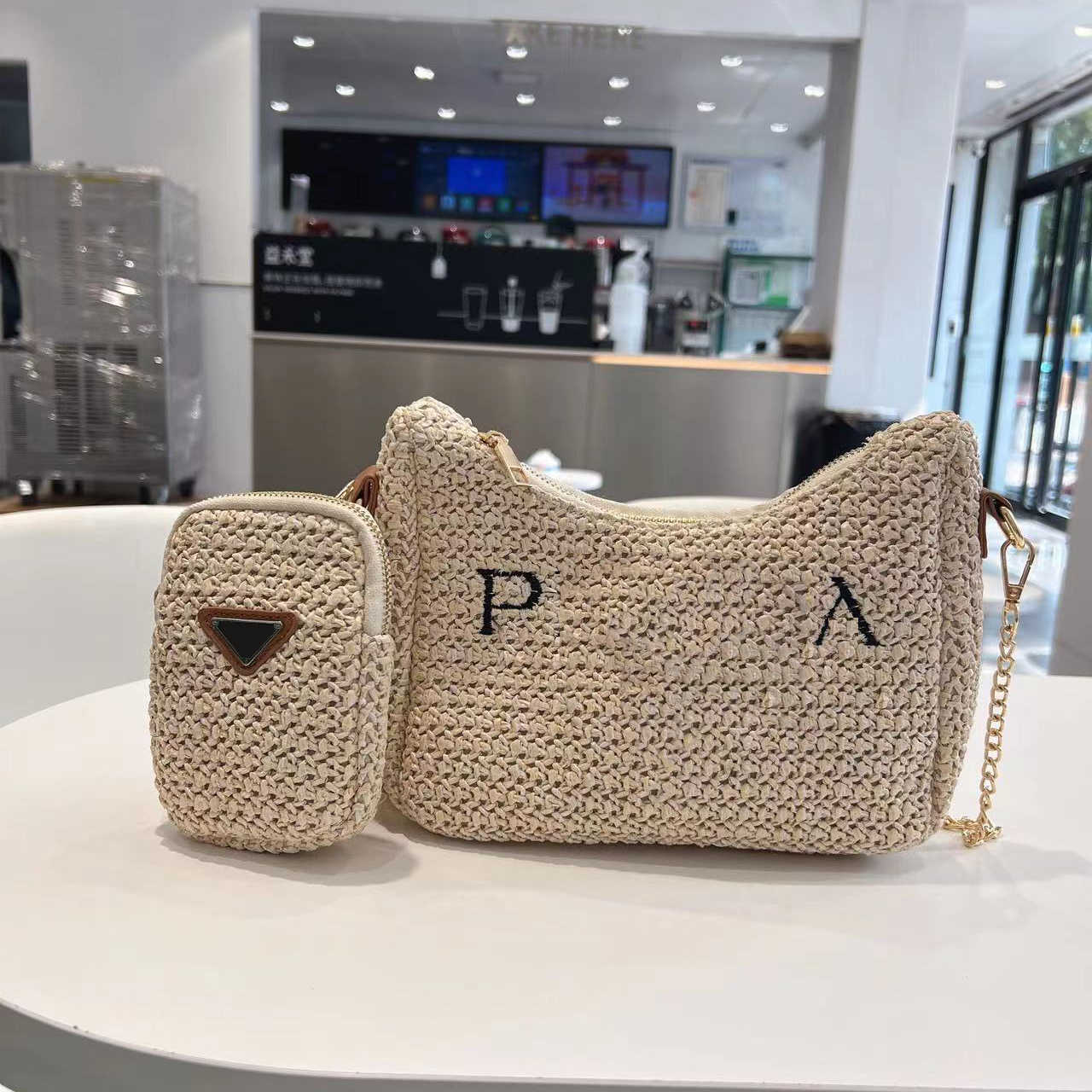 Women's Fashion Handbag Trend New Vintage Brand Designer Leather Cylinder Ladies Cross-body Bag Luxury Shoulder Bag, Black
Women's Fashion Handbag Trend New Vintage Brand Designer Leather Cylinder Ladies Cross-body Bag Luxury Shoulder Bag, Black