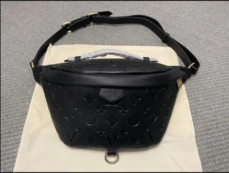 Women Designers Waist Bags Women Bumbag Cross Body Stlye Woman Shoulder Bag Bum Unisex luxurys Purse hei huaa, Black embossing
Women Designers Waist Bags Women Bumbag Cross Body Stlye Woman Shoulder Bag Bum Unisex luxurys Purse hei huaa, Black embossing