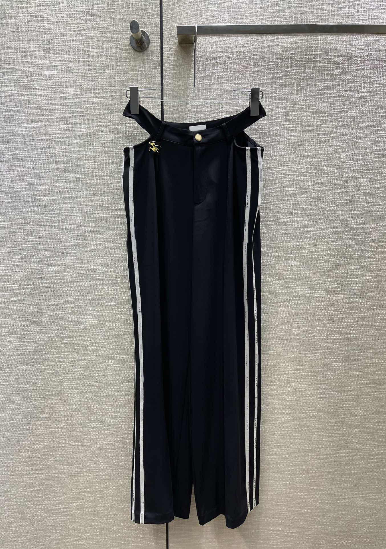 New Fashion 2023 Luxury Brand Women's Side Stripe Letter Street Wear High Waist Fashion Black Solid Wide Leg Pants Trousers
New Fashion 2023 Luxury Brand Women's Side Stripe Letter Street Wear High Waist Fashion Black Solid Wide Leg Pants Trousers