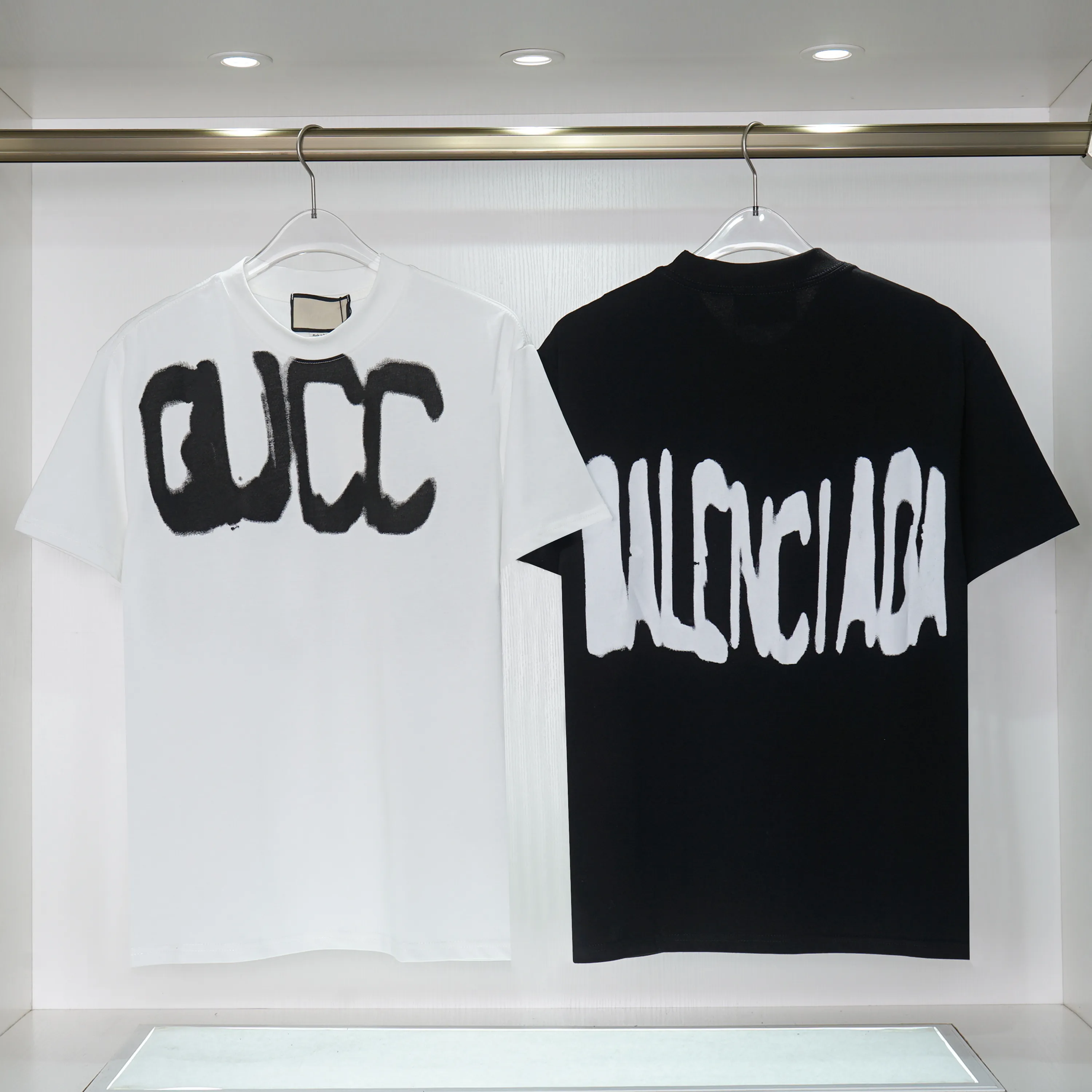 New Luxury Stylist T-Shirts For Men Women Designer Tees Shirt Mens Summer Streetwear Clothing Crew Neck Tshirt S-2XL
New Luxury Stylist T-Shirts For Men Women Designer Tees Shirt Mens Summer Streetwear Clothing Crew Neck Tshirt S-2XL