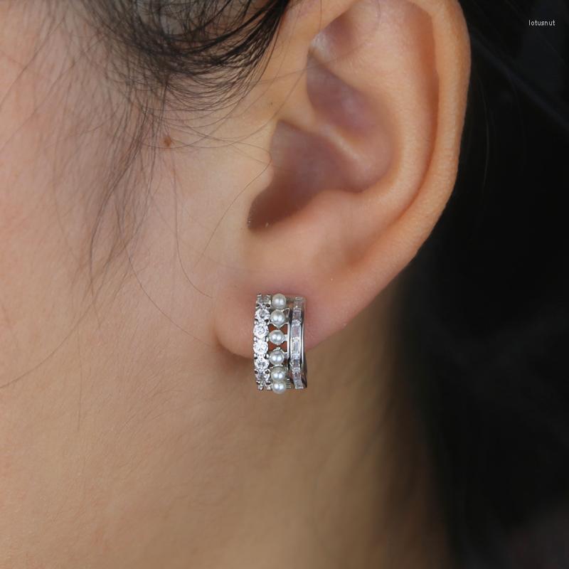 Hoop Earrings 2023 Fresh Pearl Beads Earring Gold Silver Color Micro Pave Cubic Zirconia Fashion Women Jewelry
Hoop Earrings 2023 Fresh Pearl Beads Earring Gold Silver Color Micro Pave Cubic Zirconia Fashion Women Jewelry