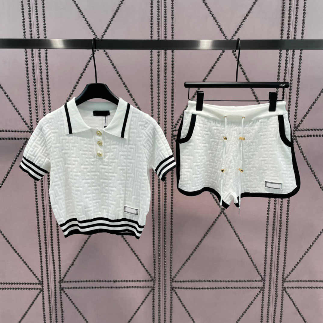 Runway Two Piece knit Set Designer New Summer 2 Two Piece Set Fashion Women Short Sleeves Lapel Tops High Waist Shorts 2023, White
Runway Two Piece knit Set Designer New Summer 2 Two Piece Set Fashion Women Short Sleeves Lapel Tops High Waist Shorts 2023, White