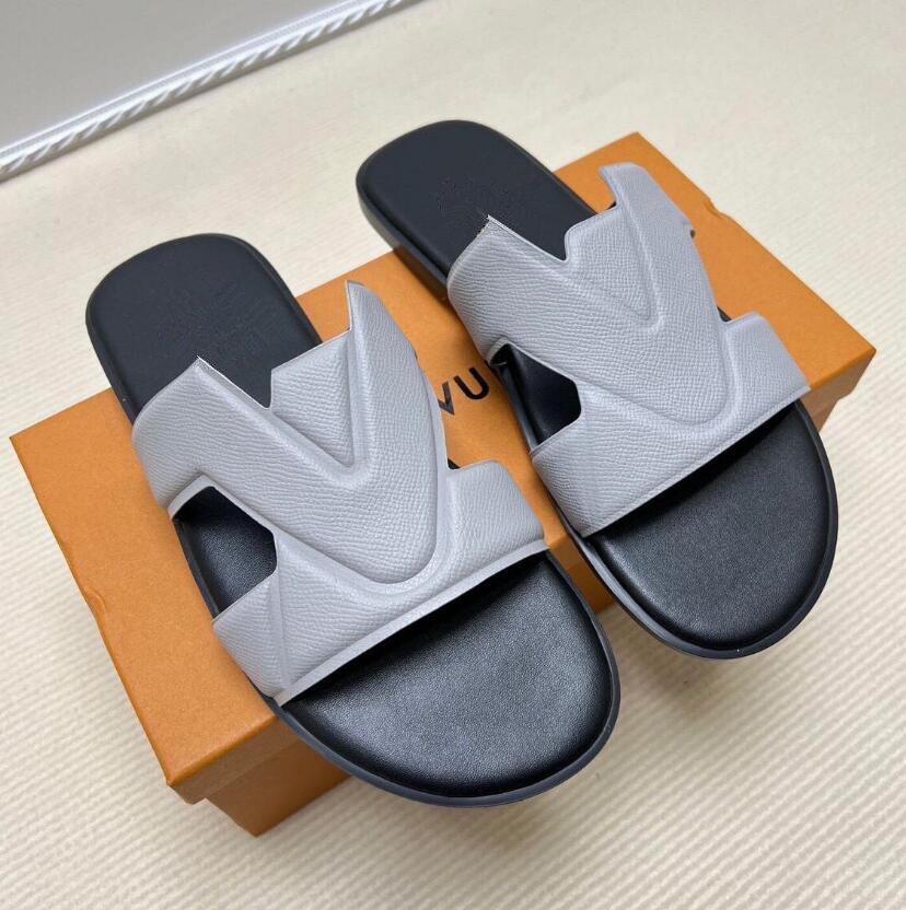 Designer Mens Leather Letter Slippers Flat Heel Slippers Flip-flops Slipper Designer Male Sliders Beach Shoes Home Outdoor Slides Sandals Size 38-45
Designer Mens Leather Letter Slippers Flat Heel Slippers Flip-flops Slipper Designer Male Sliders Beach Shoes Home Outdoor Slides Sandals Size 38-45