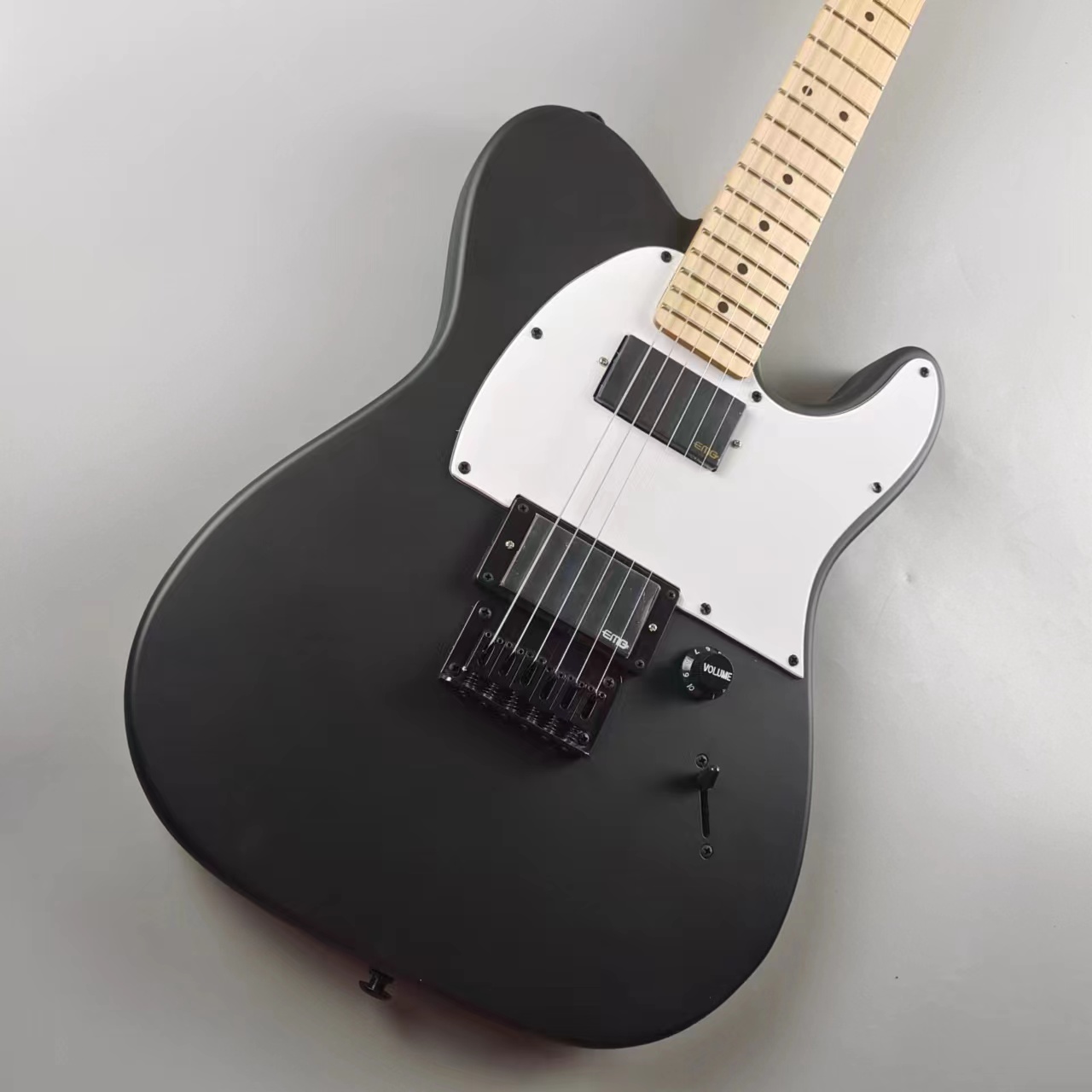 High quality spot sale of signature jazz master / 6-string electric guitar/maple-neck/matte black 
High quality spot sale of signature jazz master / 6-string electric guitar/maple-neck/matte black