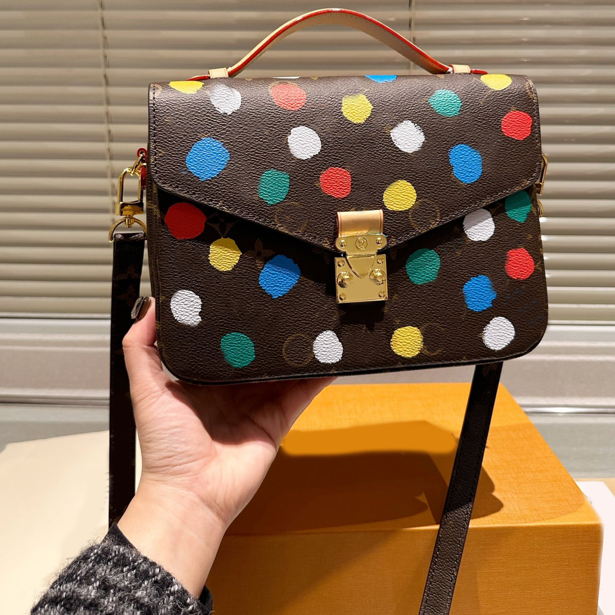 Messenger Designer Bags Brand Totes Dot Bag 2023 Luxurys Printing Leather Handbags Cross Body Fashion Shoulder High Quality Bag Women Letter Purse Phone Wallet, Box
Messenger Designer Bags Brand Totes Dot Bag 2023 Luxurys Printing Leather Handbags Cross Body Fashion Shoulder High Quality Bag Women Letter Purse Phone Wallet, Box