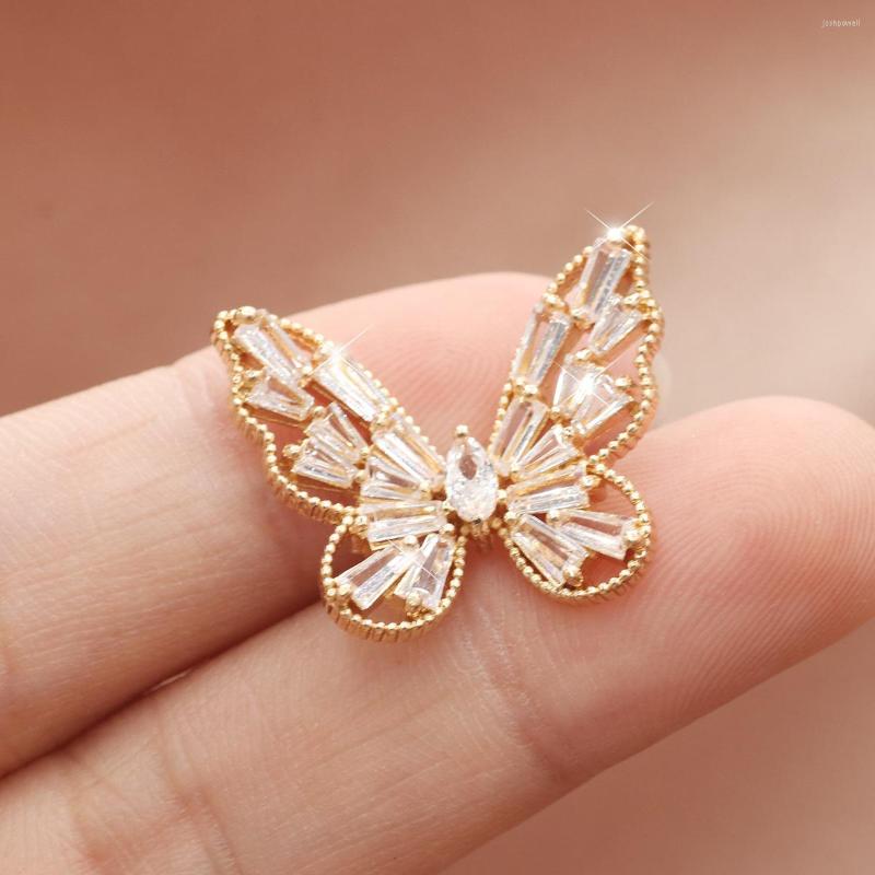 Brooches Gorgeous Hollow Out Butterfly Pin For Women Korean Fashion Micro Zircon Anti-glare Button Jewelry
Brooches Gorgeous Hollow Out Butterfly Pin For Women Korean Fashion Micro Zircon Anti-glare Button Jewelry