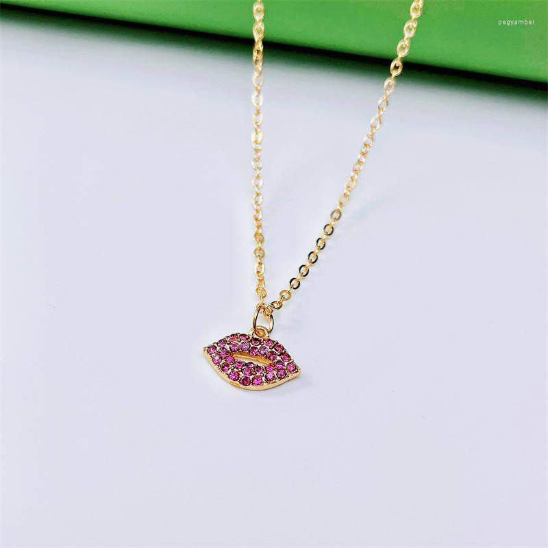 Pendant Necklaces 2023 Trendy -Sexy Red Lips Necklace Ladies Rhinestone Jewelry Sexy Style Gold Color Chain Necklacs For Party Gifts
Pendant Necklaces 2023 Trendy -Sexy Red Lips Necklace Ladies Rhinestone Jewelry Sexy Style Gold Color Chain Necklacs For Party Gifts