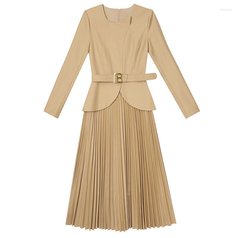 Casual Dresses Top Quality 2023 Spring Dress Women O-Neck Belt Deco Long Sleeve Mid-Calf Length A-Line Pleated Khaki Grey XXL Size
Casual Dresses Top Quality 2023 Spring Dress Women O-Neck Belt Deco Long Sleeve Mid-Calf Length A-Line Pleated Khaki Grey XXL Size