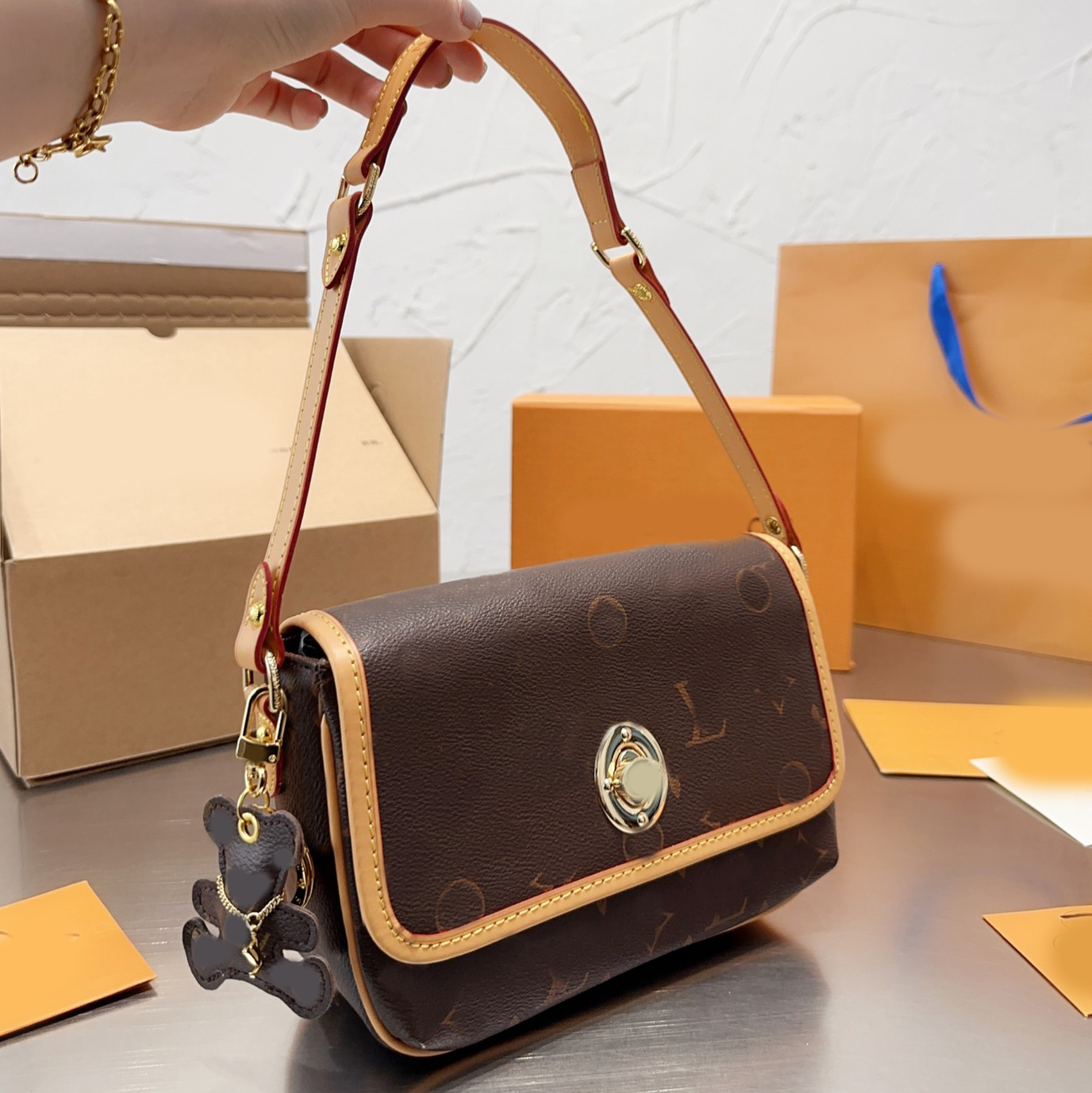 Shoulder Bags Satchel Designer Brand Bag Tote Leather Crossbody Luxurys Handbags Handbag Fashion High Quality Bag Women Letter Purse Phone Wallet Printing, Box
Shoulder Bags Satchel Designer Brand Bag Tote Leather Crossbody Luxurys Handbags Handbag Fashion High Quality Bag Women Letter Purse Phone Wallet Printing, Box