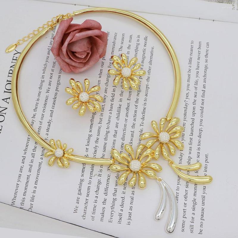 Necklace Earrings Set Luxury 2pcs Flower Leaf Earring Dubai Wedding Jewelry Engagement Stud With Clip For Party Gift, Picture shown
Necklace Earrings Set Luxury 2pcs Flower Leaf Earring Dubai Wedding Jewelry Engagement Stud With Clip For Party Gift, Picture shown