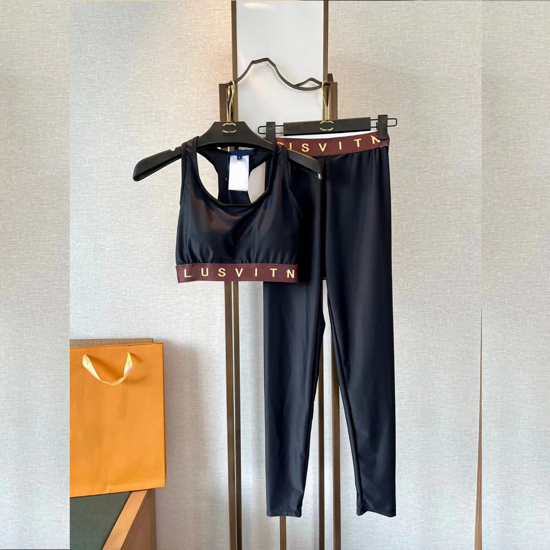 Womens Tracksuits Yoga Set Luxury Designer Seamless Fitness Suit Woman Slim Stretchy tracksuit letter Outfit Padded Crop Tops Casual Jogging Running Sports Sets, Black
Womens Tracksuits Yoga Set Luxury Designer Seamless Fitness Suit Woman Slim Stretchy tracksuit letter Outfit Padded Crop Tops Casual Jogging Running Sports Sets, Black