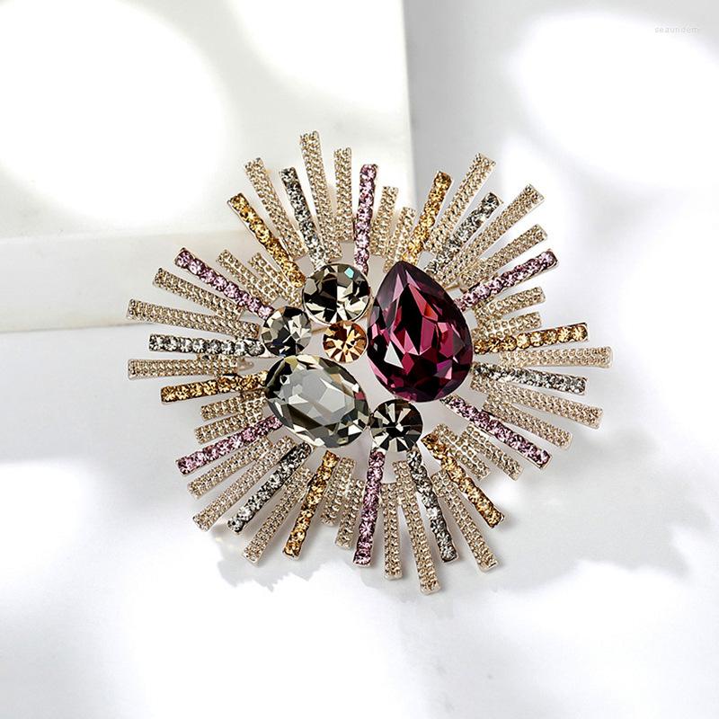 Brooches YAMEGA Fashion Colorful Crystal Brooch Pins Luxury Women Coats Collar Designer Jewelry Clothes Accessories Gifts
Brooches YAMEGA Fashion Colorful Crystal Brooch Pins Luxury Women Coats Collar Designer Jewelry Clothes Accessories Gifts