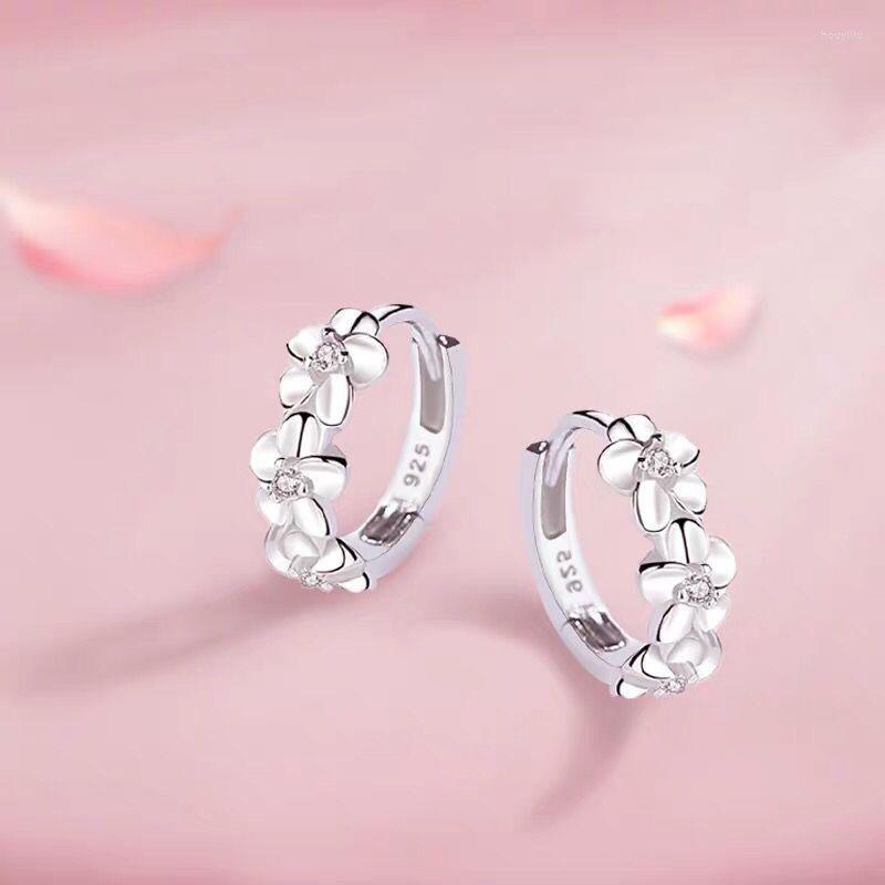 Stud Earrings Wintrue 925 Silver Needle Women's Fashion High Quality Jewelry Crystal Zircon Flower Type Three Five-Leaf
Stud Earrings Wintrue 925 Silver Needle Women's Fashion High Quality Jewelry Crystal Zircon Flower Type Three Five-Leaf