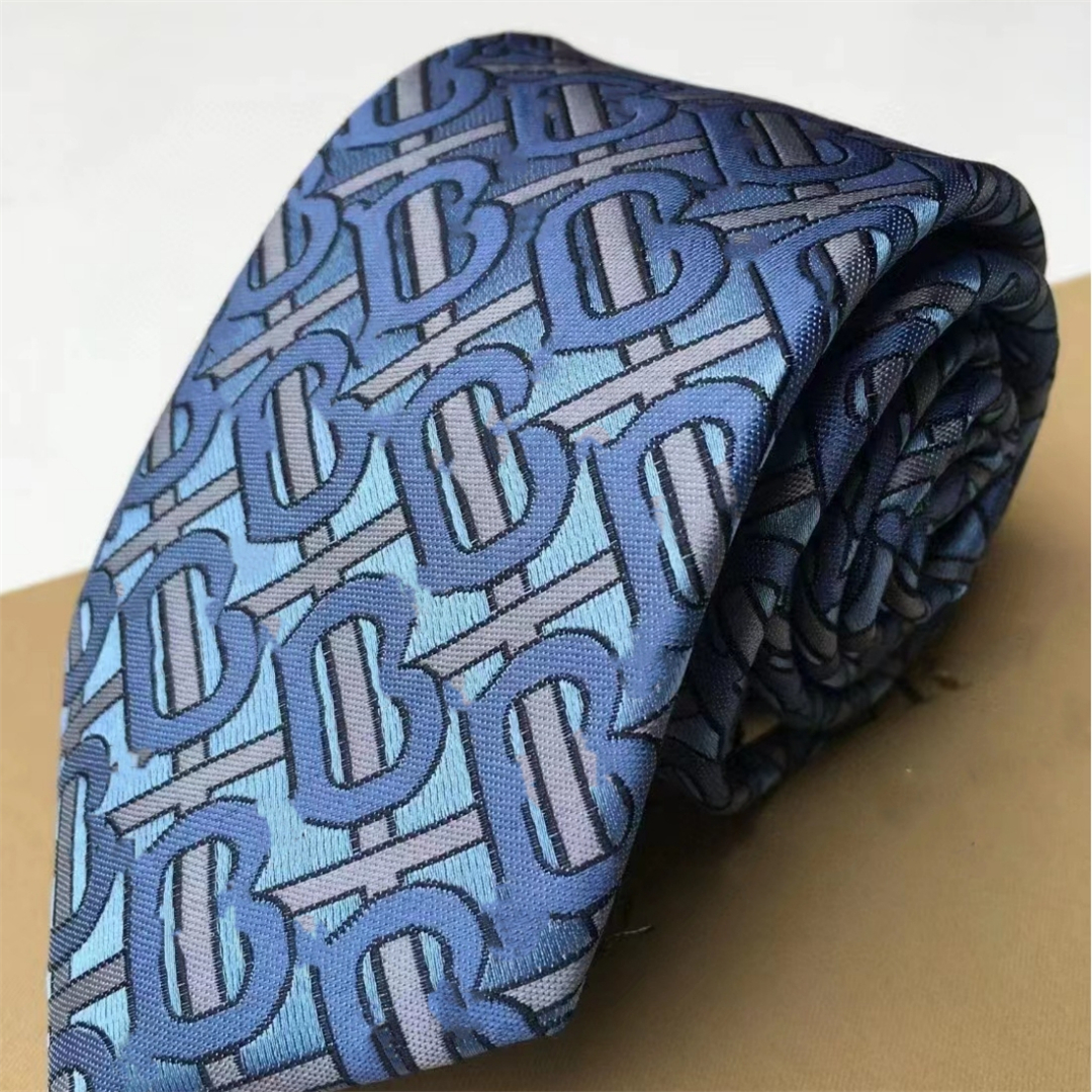 Brand Men's Tie Letters Silk Necktie luxury designer Jacquard Party Wedding Business Formal Woven Fashion blue Stripe Design box suit Tie
Brand Men's Tie Letters Silk Necktie luxury designer Jacquard Party Wedding Business Formal Woven Fashion blue Stripe Design box suit Tie