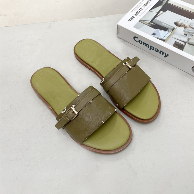Beach slippers Classic Flat heel Summer Lazy Designer Metal Cartoon Big Head flops leather lady Slides women shoes Hotel Bath Ladies sexy Sandals Large size 35-41-42, 13 #
Beach slippers Classic Flat heel Summer Lazy Designer Metal Cartoon Big Head flops leather lady Slides women shoes Hotel Bath Ladies sexy Sandals Large size 35-41-42, 13 #