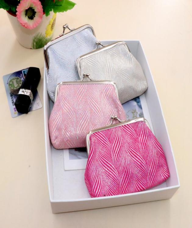 Women Cotton Hasp Coin Purse Ladies Wallet Short Card Holder Retro Shiny Clip Makeup Bag Female Children Change Purse Pouch8946592, Red
Women Cotton Hasp Coin Purse Ladies Wallet Short Card Holder Retro Shiny Clip Makeup Bag Female Children Change Purse Pouch8946592, Red