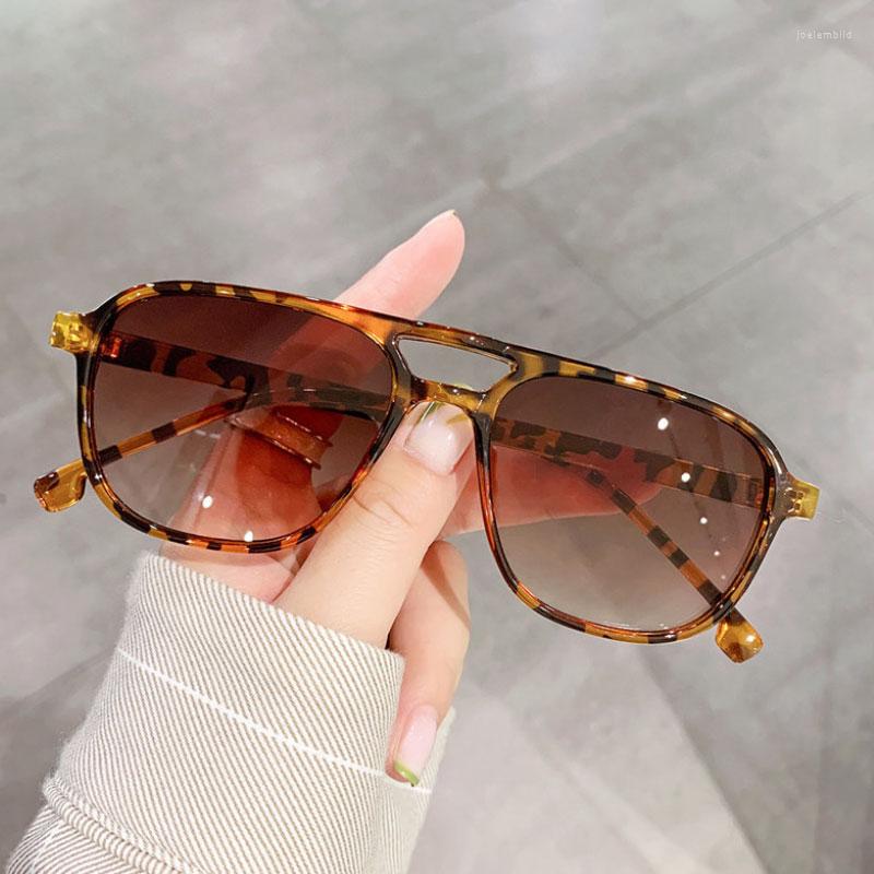 Sunglasses Fashion Pilot For Women Men 2023 Retro Brand Designer Women's Sun Glasses Female Gradient Lens Eyeglasses
Sunglasses Fashion Pilot For Women Men 2023 Retro Brand Designer Women's Sun Glasses Female Gradient Lens Eyeglasses