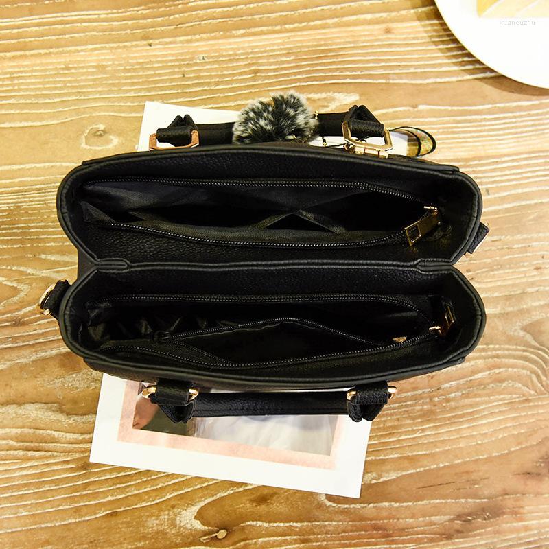 Evening Bags Bag Women 2023 Trendy European And American Handbags Hair Ball Pendant Simple Shoulder Messenger Ladies, Pink
Evening Bags Bag Women 2023 Trendy European And American Handbags Hair Ball Pendant Simple Shoulder Messenger Ladies, Pink