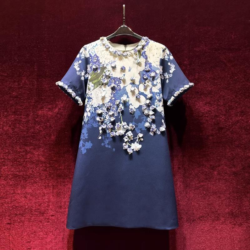 European and American women' clothes 2023 summer new Round neck short sleeve three-dimensional flowers Purple Print Dress
European and American women' clothes 2023 summer new Round neck short sleeve three-dimensional flowers Purple Print Dress
