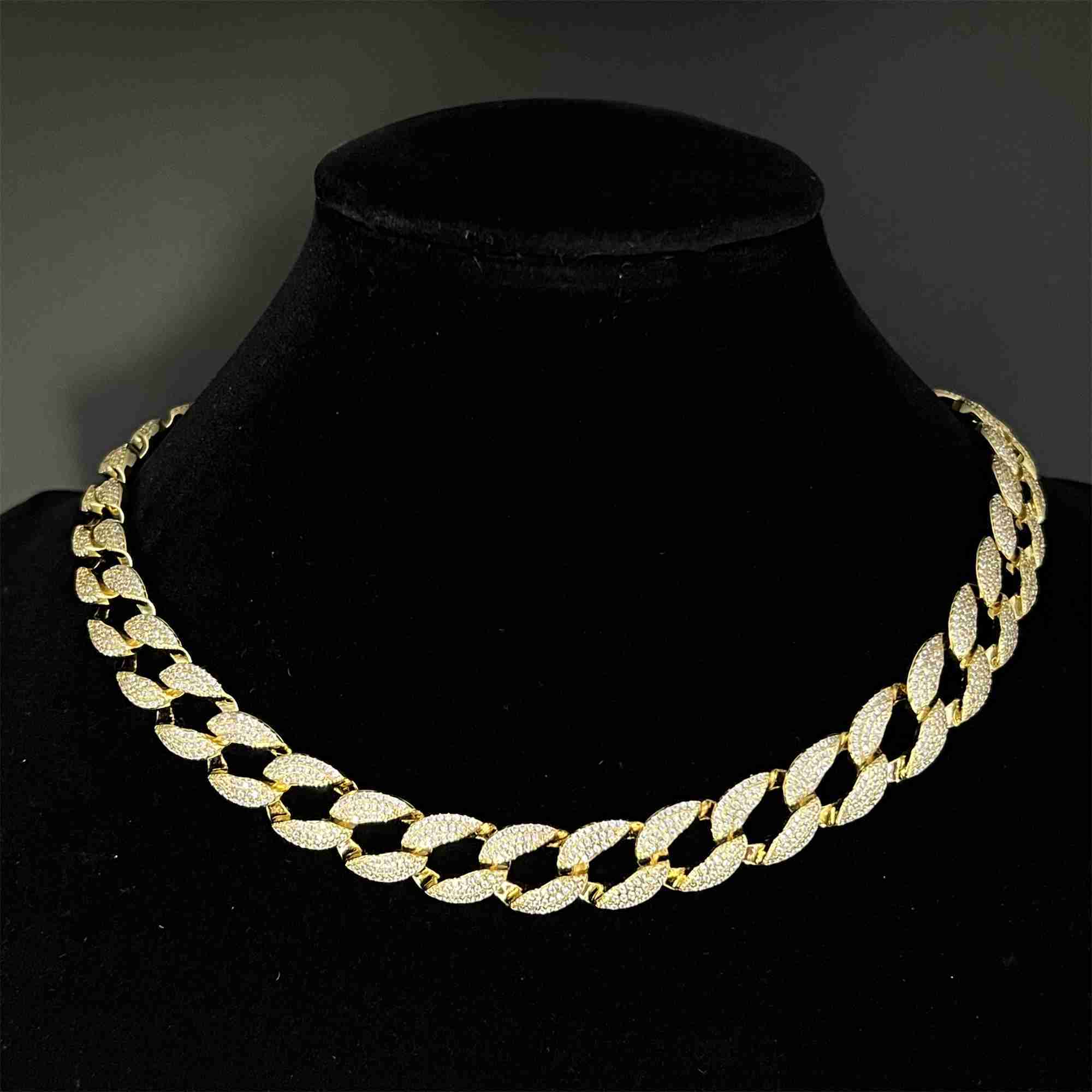 Cuban Link Chain 925 Sterling Silver 18k Gold Plated Vvs Color d White Moissanite Chain Necklace
Cuban Link Chain 925 Sterling Silver 18k Gold Plated Vvs Color d White Moissanite Chain Necklace