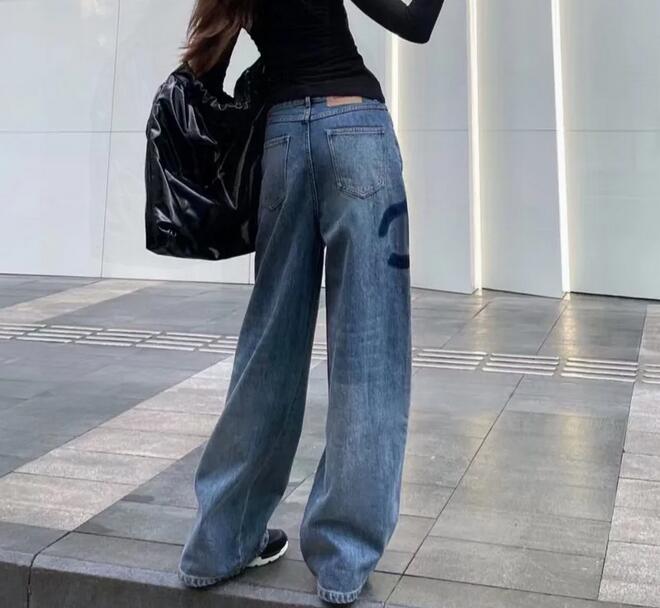 Women's jeans high-waisted designer straight-through wide leg pants show thin women casual pants Size S-m, Blue
Women's jeans high-waisted designer straight-through wide leg pants show thin women casual pants Size S-m, Blue