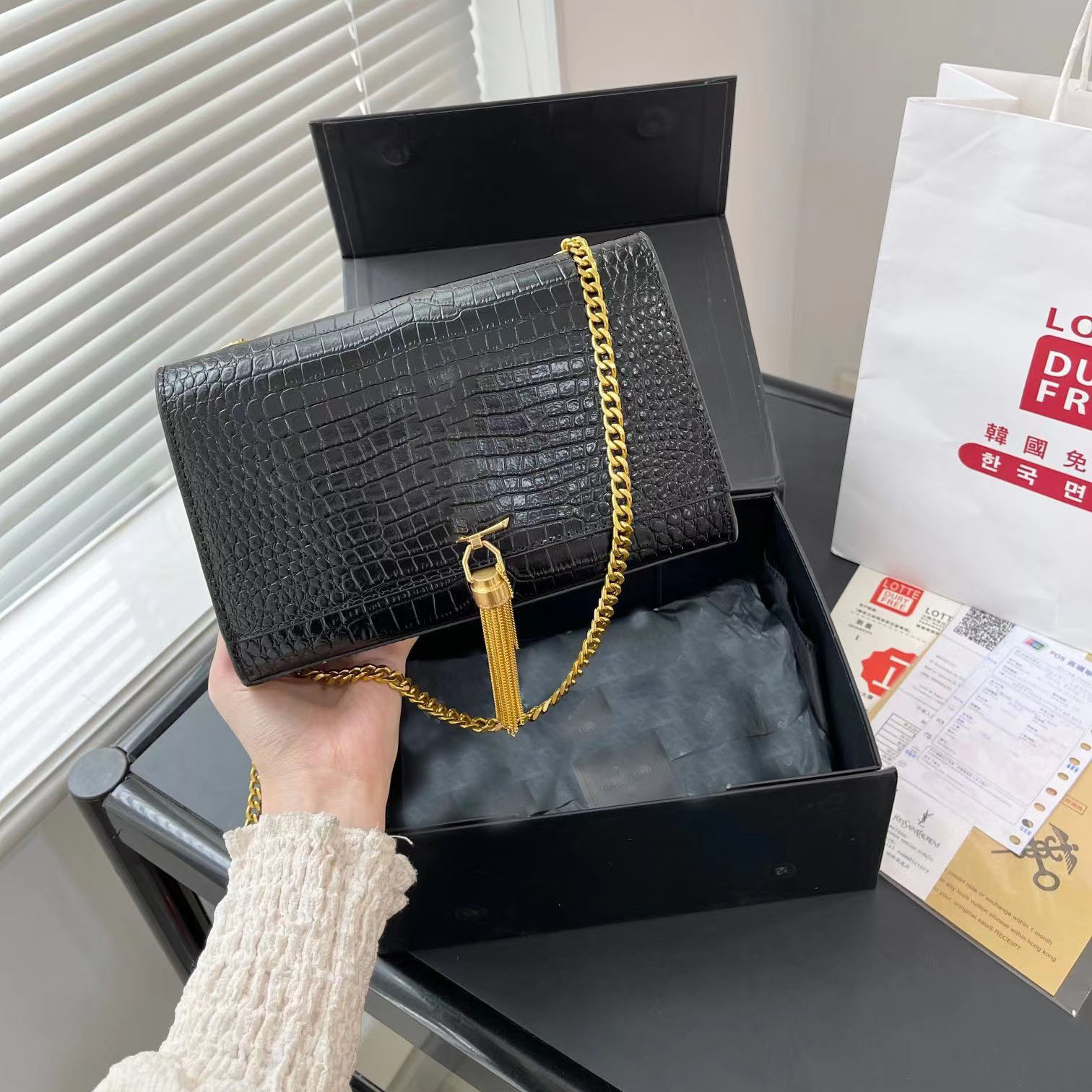 Luxury Designer Tassel Bags Lady Envelope Handbags WOC Chain Totes Women Clutch Classic Shoulder Bags Flip Leather Crossbody Purse, C3
Luxury Designer Tassel Bags Lady Envelope Handbags WOC Chain Totes Women Clutch Classic Shoulder Bags Flip Leather Crossbody Purse, C3