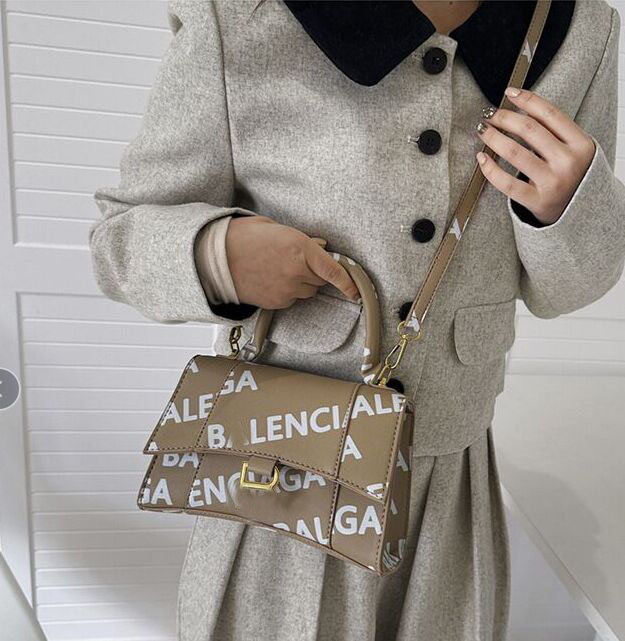 Designer Bags Shoulder Bag BA Hourglass bag Women Handbag Crossbody Bags tote bag Soft PUleather Luxury Fashion Ladies bags 
Designer Bags Shoulder Bag BA Hourglass bag Women Handbag Crossbody Bags tote bag Soft PUleather Luxury Fashion Ladies bags