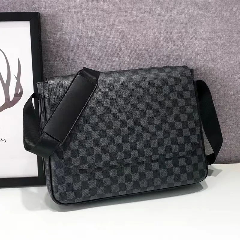 Designer Male Business Bags Single Shoulder Sacoche Laptop Bag Cross Section Briefcase Computer Package Inclined Handbag Men Handbags, Black
Designer Male Business Bags Single Shoulder Sacoche Laptop Bag Cross Section Briefcase Computer Package Inclined Handbag Men Handbags, Black