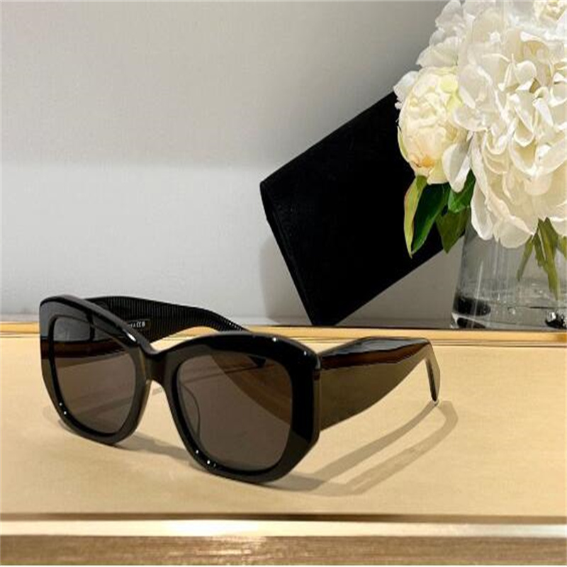 Men Sunglasses For Women Latest Selling Fashion Sun Glasses Mens Sunglass Gafas De Sol Glass UV400 Lens With Random Matching Box 5493
Men Sunglasses For Women Latest Selling Fashion Sun Glasses Mens Sunglass Gafas De Sol Glass UV400 Lens With Random Matching Box 5493