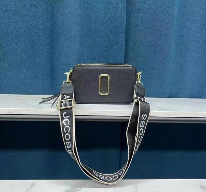 Designer Women Bags New 2023 Contrast Color Small Square Bag Trend Letter Single Shoulder Messenger Bags Wholesale 20-12-7cm M0230604, Blue 
Designer Women Bags New 2023 Contrast Color Small Square Bag Trend Letter Single Shoulder Messenger Bags Wholesale 20-12-7cm M0230604, Blue