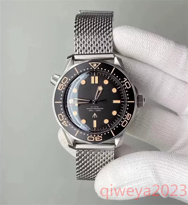 V3 Ceramic Bezel NTTD 42mm No Time to Die Men Watches Orologio Sapphire Mens Automatic Movement Mechanical Montre de luxe Watch James bond 007 Nato 300M Wristwatches D
V3 Ceramic Bezel NTTD 42mm No Time to Die Men Watches Orologio Sapphire Mens Automatic Movement Mechanical Montre de luxe Watch James bond 007 Nato 300M Wristwatches D