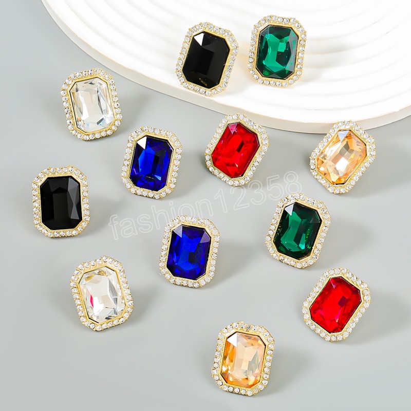 Fashion Metal Rhinestone Geometric Earrings Women's Elegant Classic Stud Earings Banquet Jewelry Accessories
Fashion Metal Rhinestone Geometric Earrings Women's Elegant Classic Stud Earings Banquet Jewelry Accessories