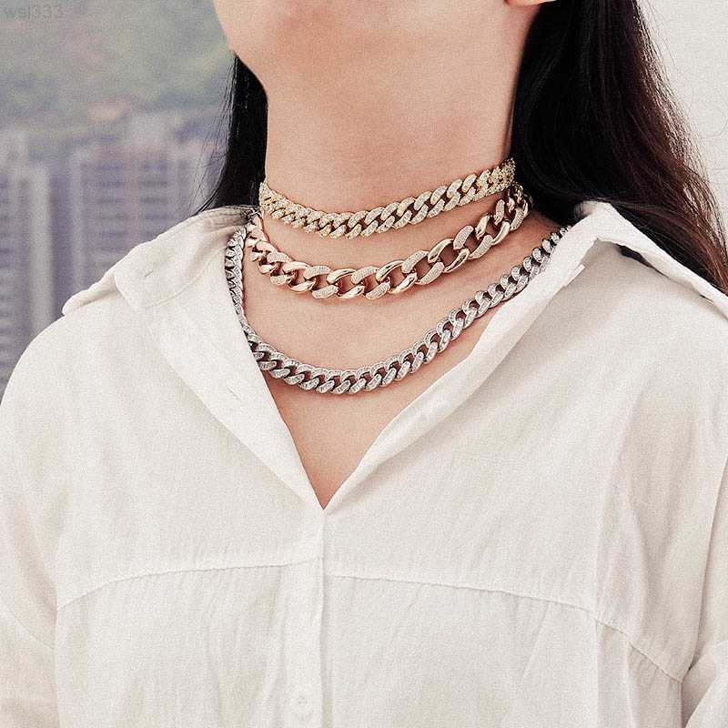 Men Hip Hop Jewelry Moissanite Diamond Personalized Cuban Chain Iced Out Necklace Gold Plated Cuban Link Chain Necklace
Men Hip Hop Jewelry Moissanite Diamond Personalized Cuban Chain Iced Out Necklace Gold Plated Cuban Link Chain Necklace
