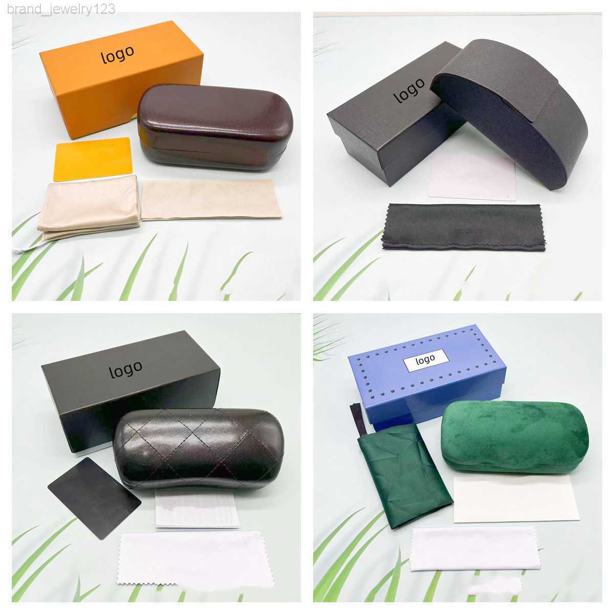 Designer eyewear box Men's and women's portable fashion eyewear bag anti-pressure sunglasses storage box complete set of original packaging box
Designer eyewear box Men's and women's portable fashion eyewear bag anti-pressure sunglasses storage box complete set of original packaging box