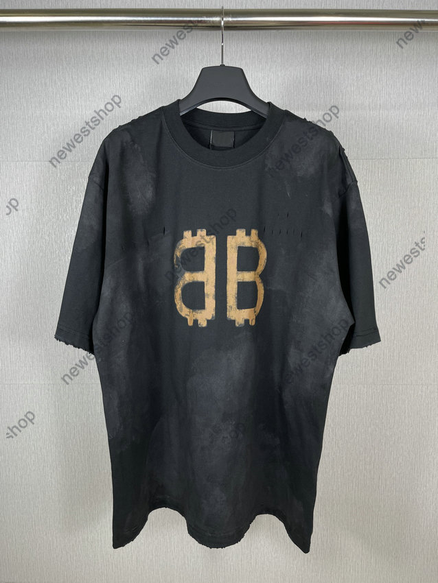 23SS Mens Plus Tees designer men T Shirts Summer Round neck Hand-painted worn-out short sleeved t shirt wear with street T-Shirt women luxurys oversize Tshirts
23SS Mens Plus Tees designer men T Shirts Summer Round neck Hand-painted worn-out short sleeved t shirt wear with street T-Shirt women luxurys oversize Tshirts