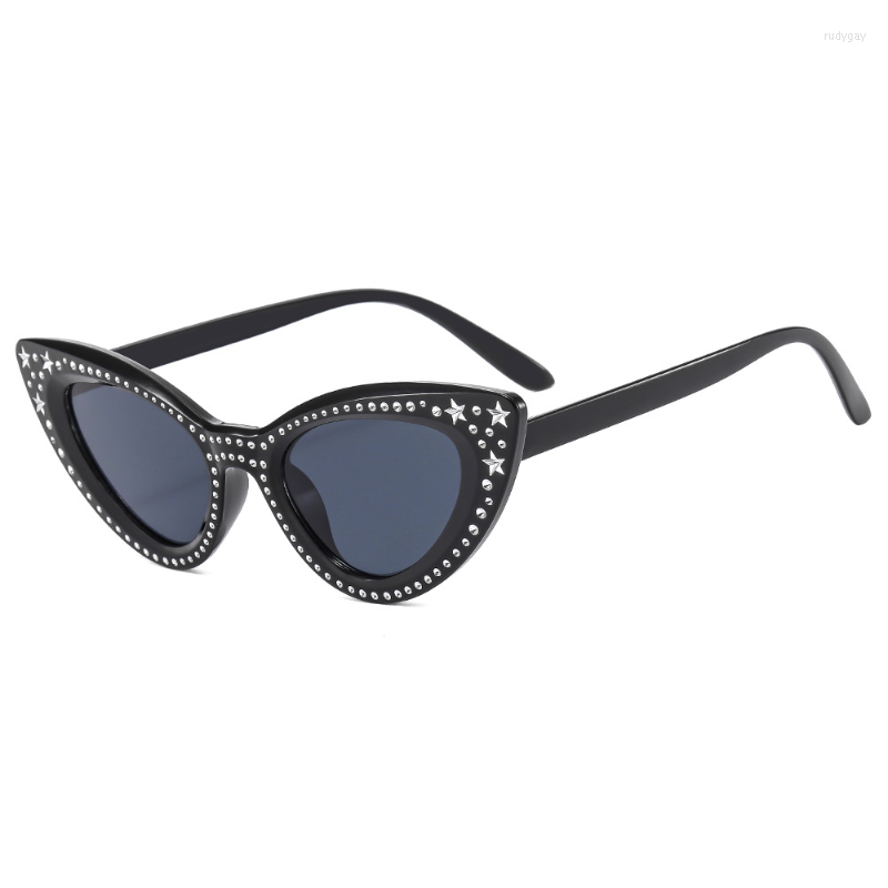 Sunglasses Diamond Sun Glasses Women Cat Eye Fashion Retro Luxury Designer Eyewear Punk Eyeglasses UV400 Gafas De Sol
Sunglasses Diamond Sun Glasses Women Cat Eye Fashion Retro Luxury Designer Eyewear Punk Eyeglasses UV400 Gafas De Sol