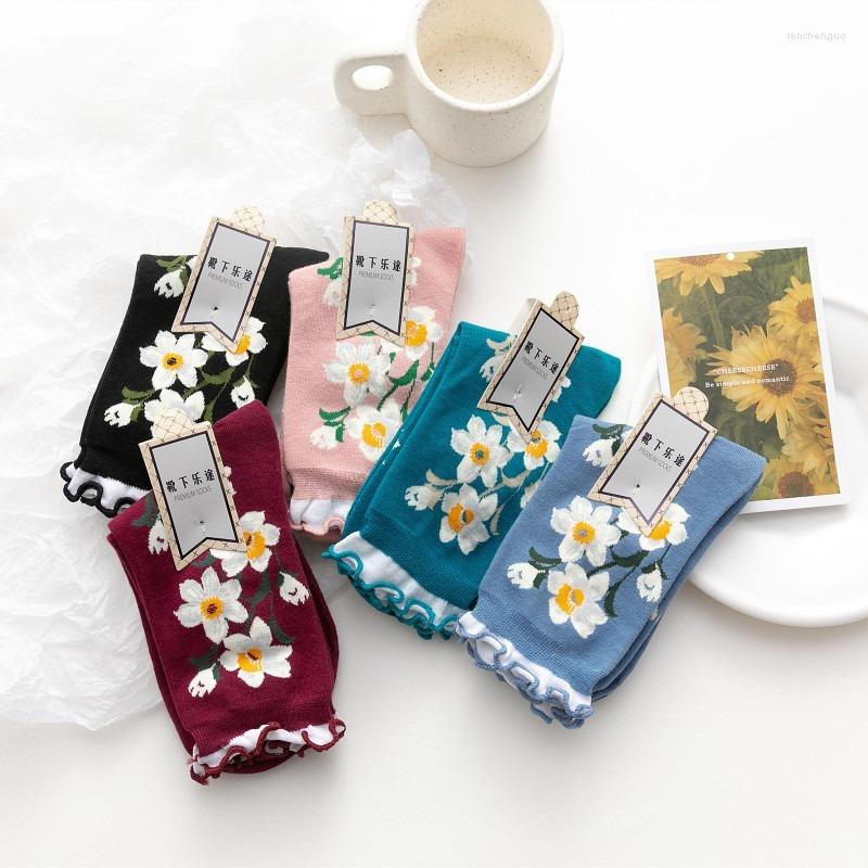 Women Socks Christmas Gift Autumn And Winter Products Flower Series Women's Forest Jacquard Tube Personalized
Women Socks Christmas Gift Autumn And Winter Products Flower Series Women's Forest Jacquard Tube Personalized