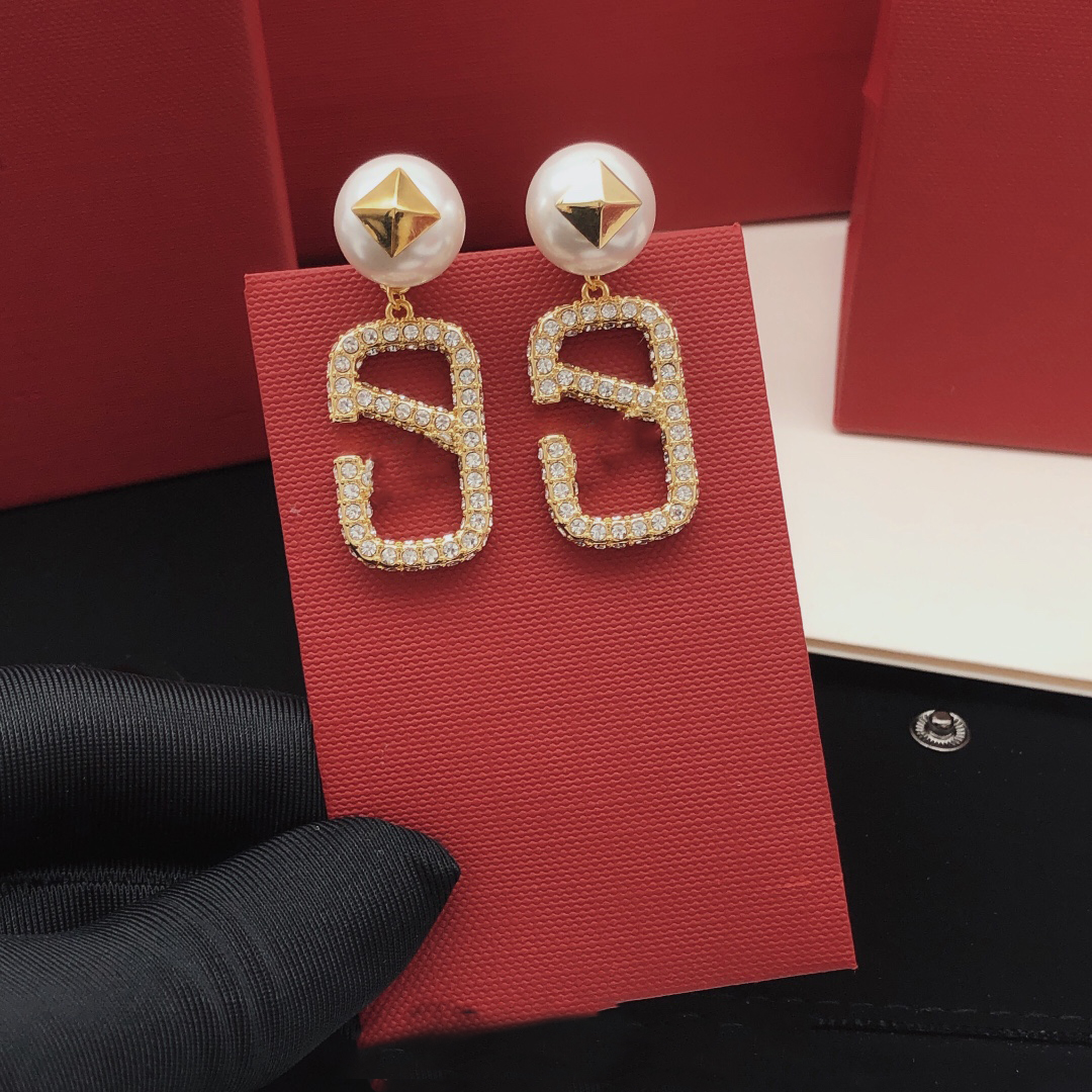 Designer Charm Earring V Logo Brand Fashion Hoop Jewelry Stud Earing Women Luxury Metal Crystal Pearl Earring Jeweler Women's Gifts lmvn3
Designer Charm Earring V Logo Brand Fashion Hoop Jewelry Stud Earing Women Luxury Metal Crystal Pearl Earring Jeweler Women's Gifts lmvn3