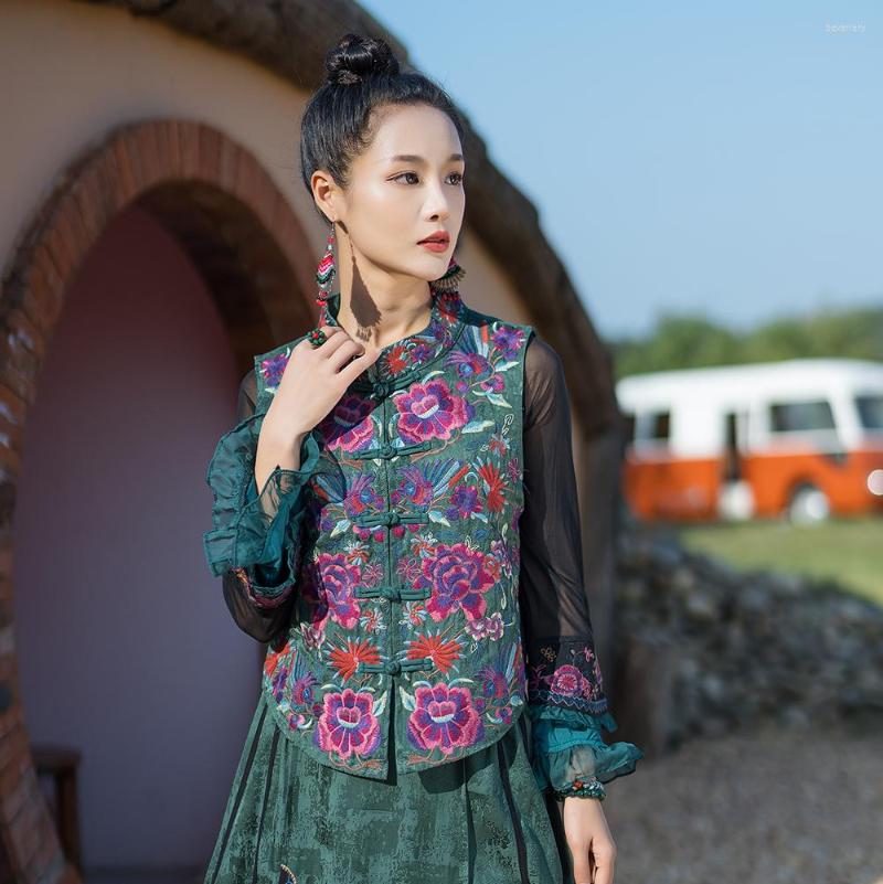 Ethnic Clothing 2023 National Style Embroidery Tang Suit Vest Women Vintage Casual Chinese Waistcoat Loose Sleeveless Jacket Female 
Ethnic Clothing 2023 National Style Embroidery Tang Suit Vest Women Vintage Casual Chinese Waistcoat Loose Sleeveless Jacket Female