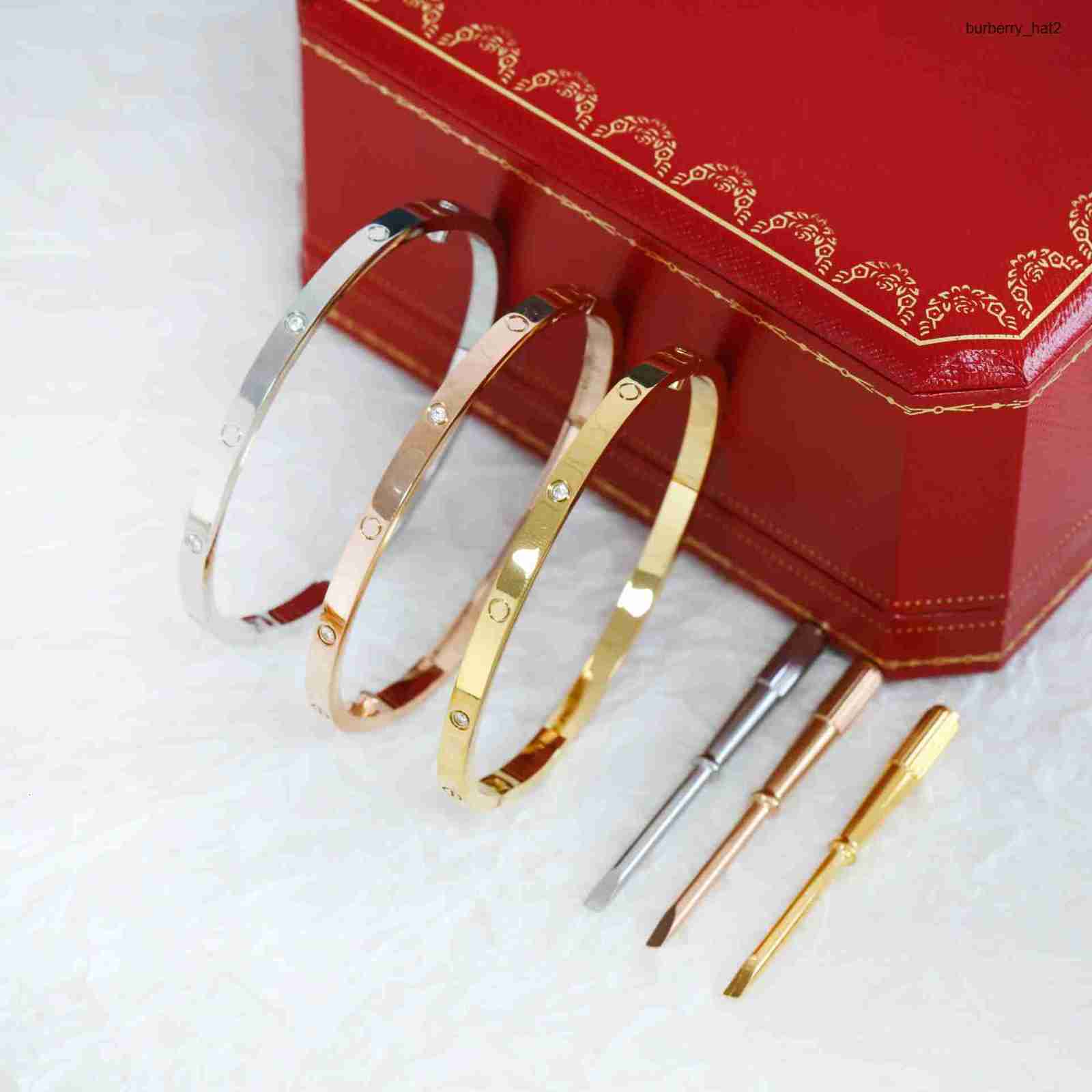 4MM Thin 6th Titanium Steel Designer Women Men Love Bracelet Bangles silver rose gold Screw Screwdriver Nail Bangle Bracelet Couple Jewelry
4MM Thin 6th Titanium Steel Designer Women Men Love Bracelet Bangles silver rose gold Screw Screwdriver Nail Bangle Bracelet Couple Jewelry