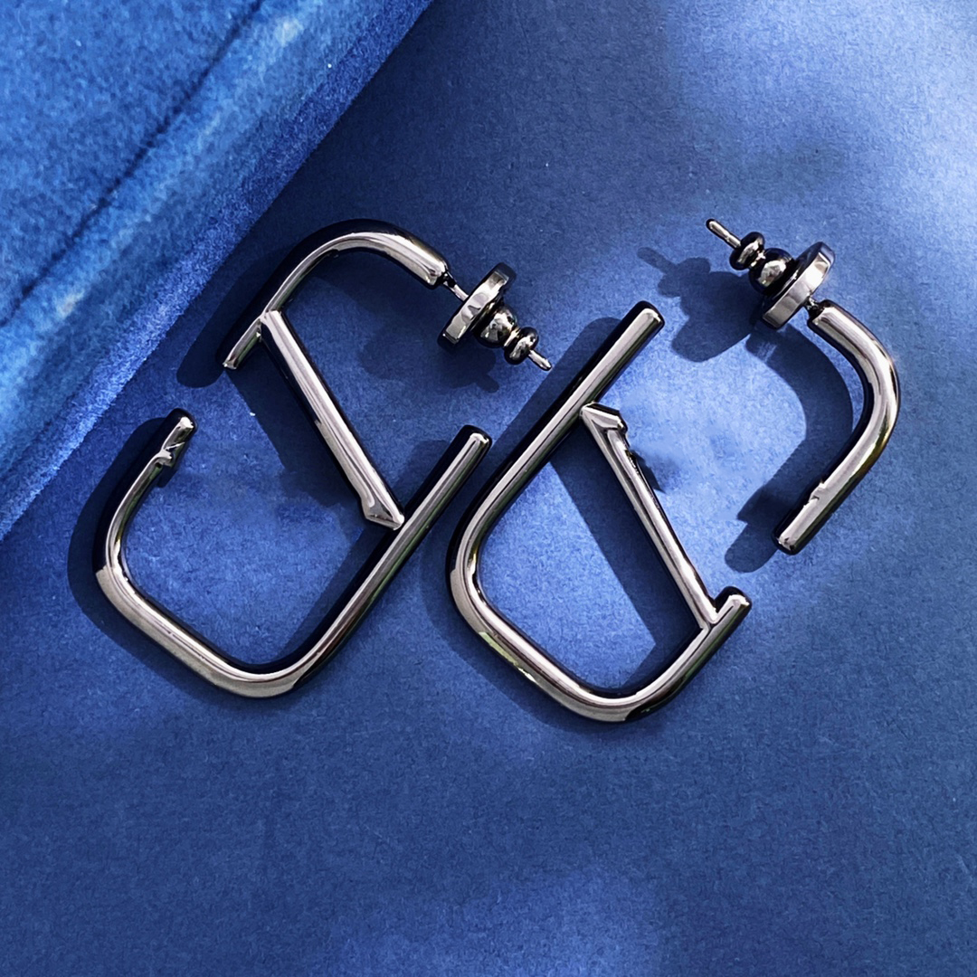 Designer Charm Earring V Logo Brand Fashion Hoop Jewelry Stud Earing Women Luxury Metal Crystal Pearl Earring Jeweler Women's Gifts lmvn5
Designer Charm Earring V Logo Brand Fashion Hoop Jewelry Stud Earing Women Luxury Metal Crystal Pearl Earring Jeweler Women's Gifts lmvn5