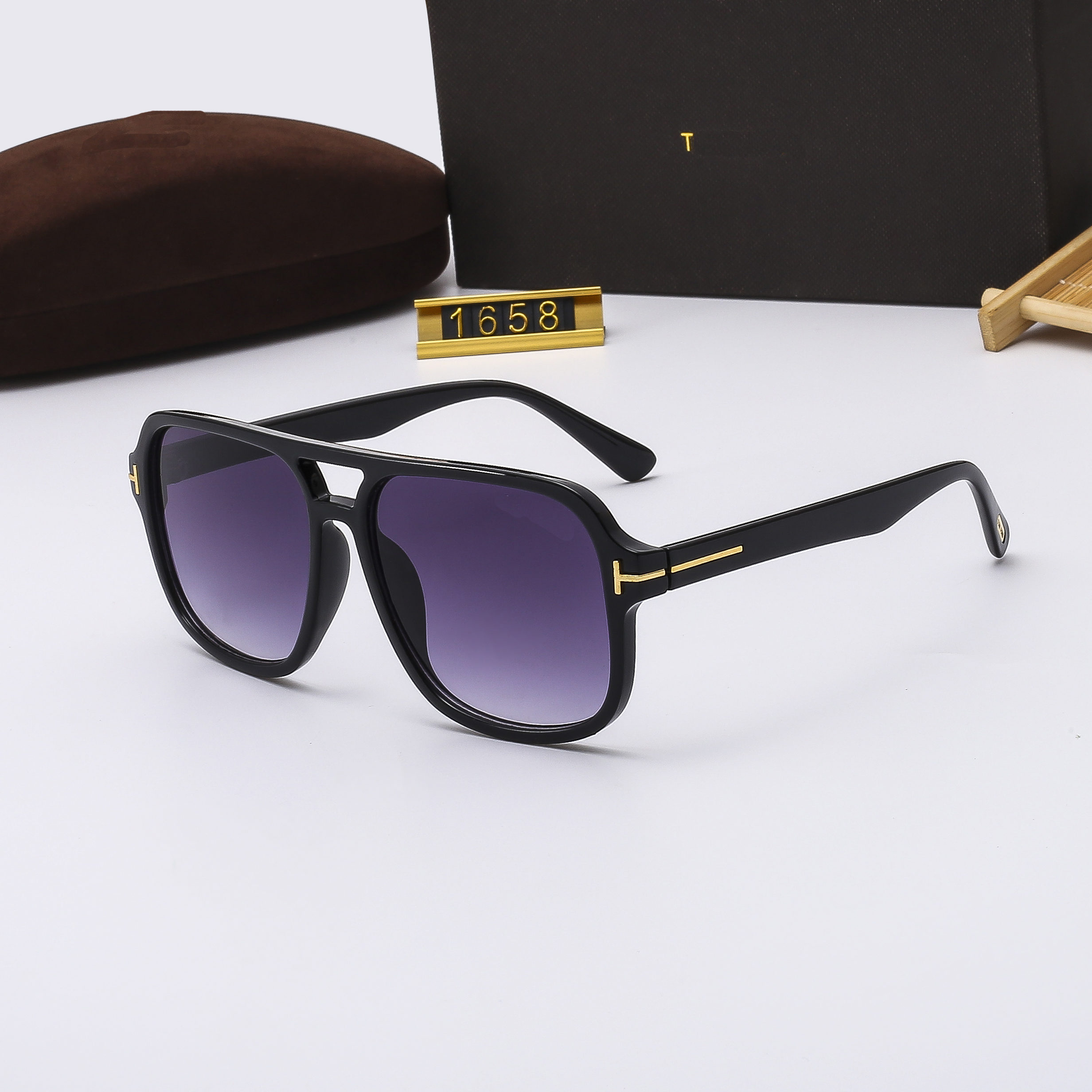 New Double Beam Sunglasses Retro TOM Men's and Women's Fashion Trend Hollow Frame Sunglasses 1515 Fashion Glasses
New Double Beam Sunglasses Retro TOM Men's and Women's Fashion Trend Hollow Frame Sunglasses 1515 Fashion Glasses