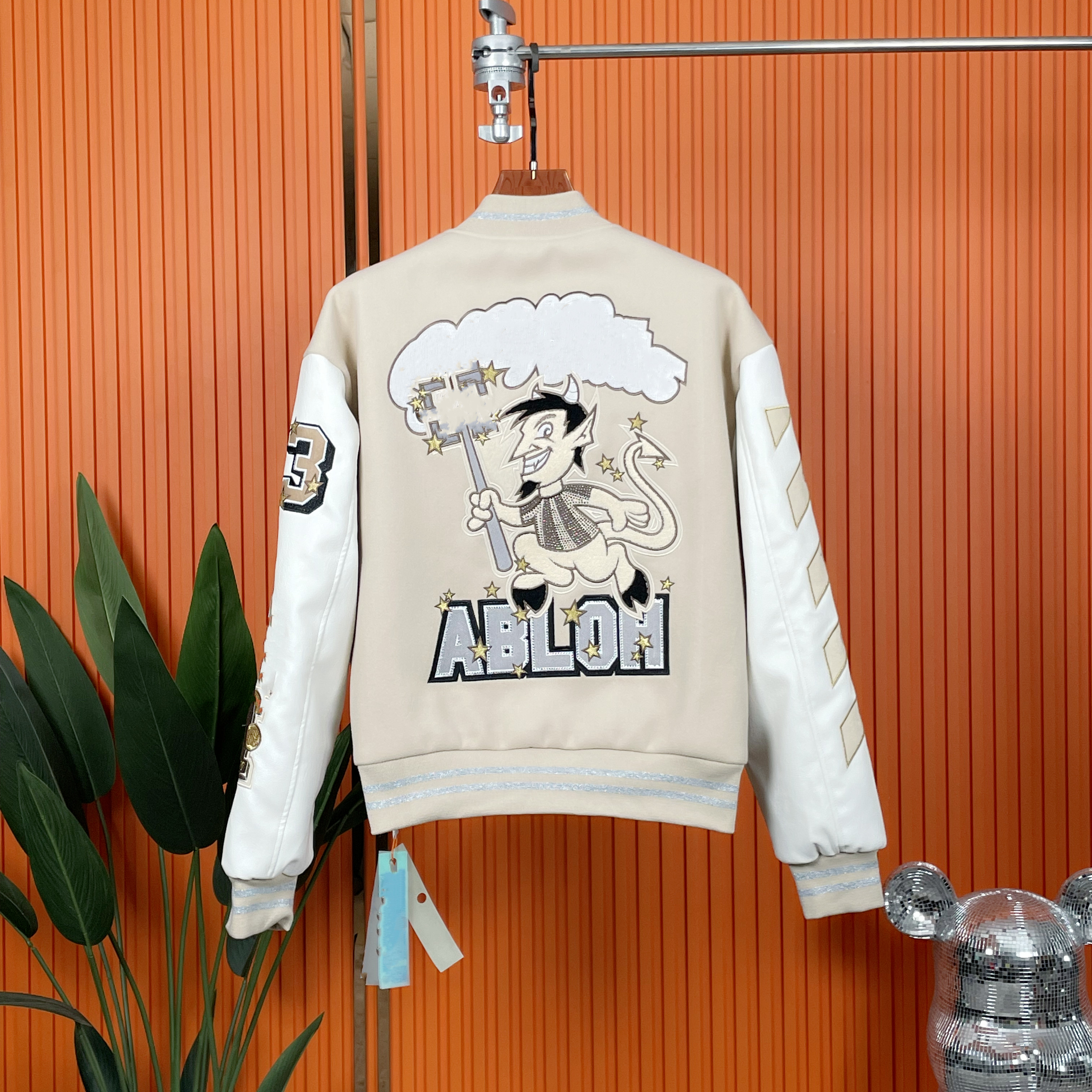Cotton designer jackets bomber mens windbreaker varsity Mens Baseball Hip Hop Harajuku Letter Patchwork Leather tianma embroidery Streetwear US SIZE S-XL 05, As shown
Cotton designer jackets bomber mens windbreaker varsity Mens Baseball Hip Hop Harajuku Letter Patchwork Leather tianma embroidery Streetwear US SIZE S-XL 05, As shown