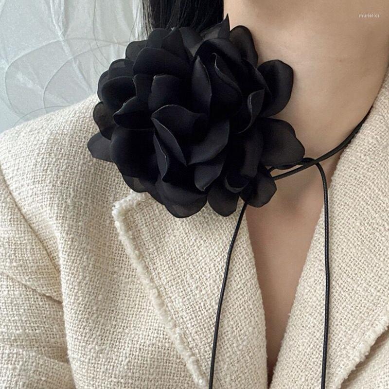 Necklace Earrings Set Exaggerated Decorations Delicate Neck Chain Classic Romantic Flower Necklaces Women's Trendy Jewelry Vintage Charm, Picture shown
Necklace Earrings Set Exaggerated Decorations Delicate Neck Chain Classic Romantic Flower Necklaces Women's Trendy Jewelry Vintage Charm, Picture shown