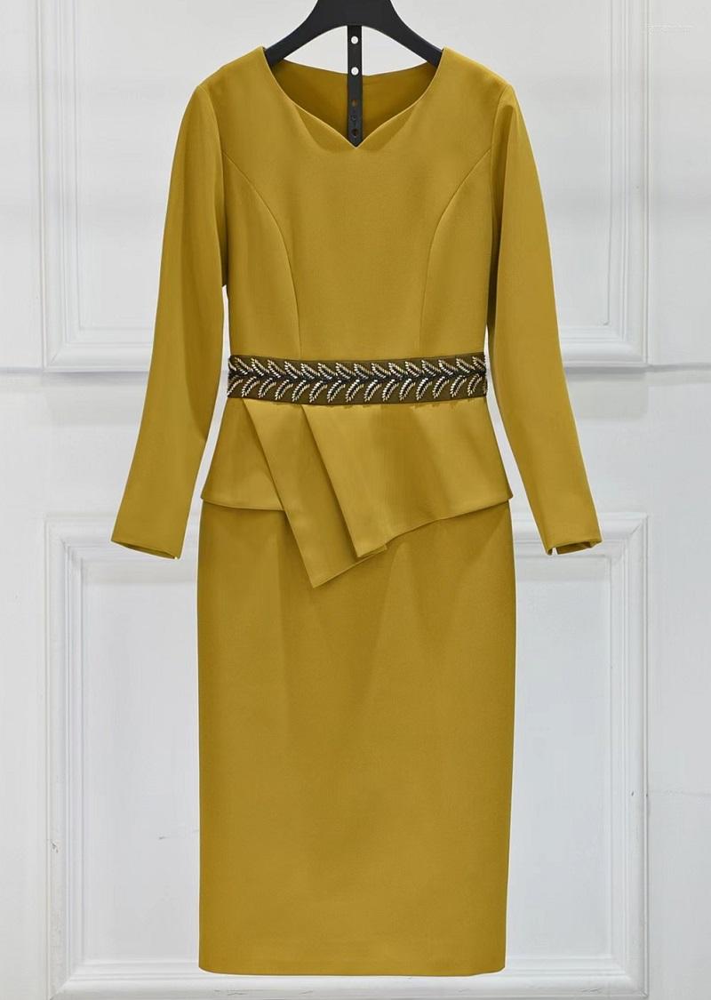 Casual Dresses Bodycon Dress 2023 Autumn Winter Party Events Women V-Neck Beading Deco Long Sleeve Midi Elegant Peplum Yellow Red, Black
Casual Dresses Bodycon Dress 2023 Autumn Winter Party Events Women V-Neck Beading Deco Long Sleeve Midi Elegant Peplum Yellow Red, Black