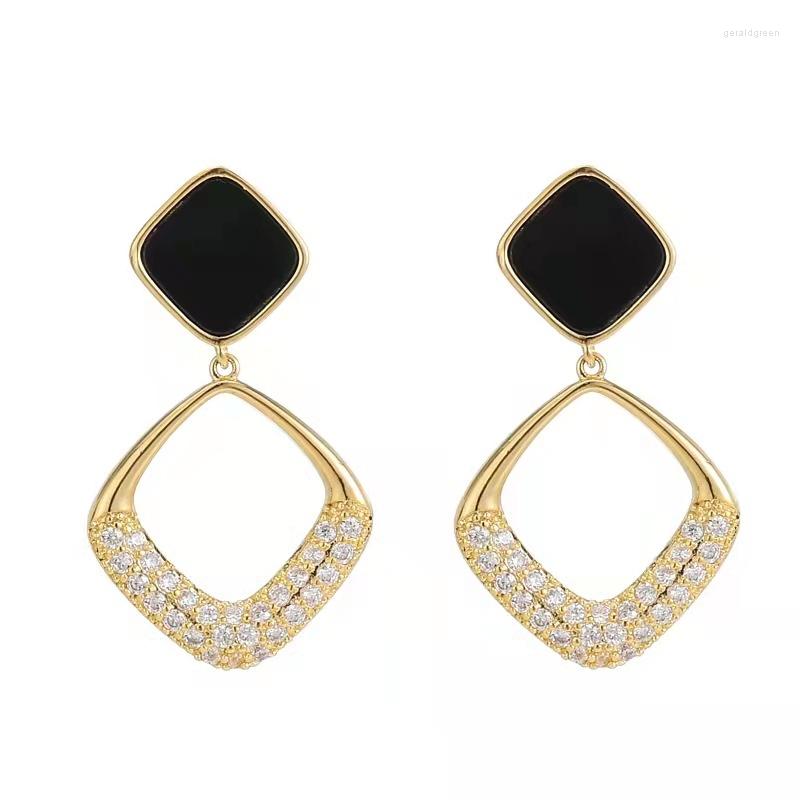 Stud Earrings 1 Pair Geometric Square For Women 2023 Korean Fashion Rhinestone Hanging Metal Earring Jewelry
Stud Earrings 1 Pair Geometric Square For Women 2023 Korean Fashion Rhinestone Hanging Metal Earring Jewelry