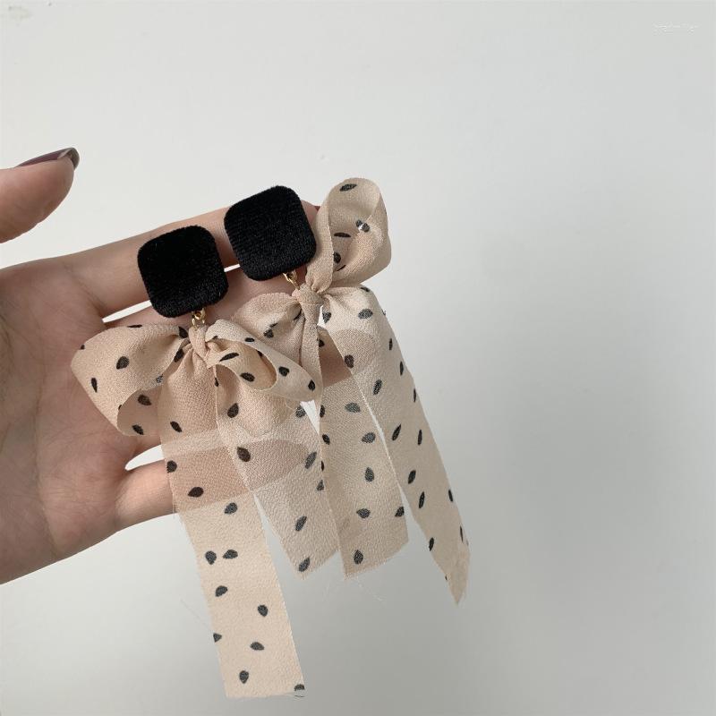 Dangle Earrings 2023 Women's Ribbon Poly Point Bow Earring Fashion Pendant Personalized Simple Durable
Dangle Earrings 2023 Women's Ribbon Poly Point Bow Earring Fashion Pendant Personalized Simple Durable