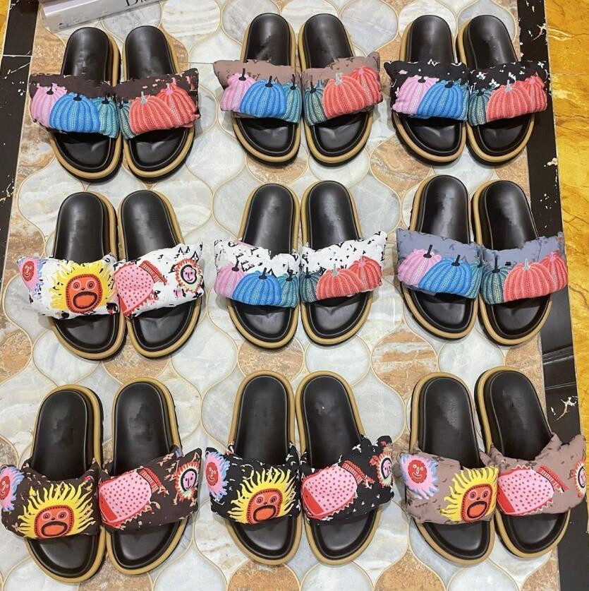 Designer Shoes Limited Edition Women Sandals Graffiti Letter Slippers Ladies Sandals Printed Platform Slippers Ladies Beach Shoes Sandals Outer Home Sliders
Designer Shoes Limited Edition Women Sandals Graffiti Letter Slippers Ladies Sandals Printed Platform Slippers Ladies Beach Shoes Sandals Outer Home Sliders